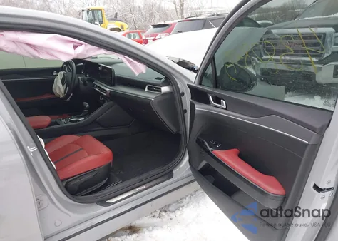 2022 Kia K5 Gt-Line z USA, uszkodzony, nr VIN 5XXG64J29NG122706